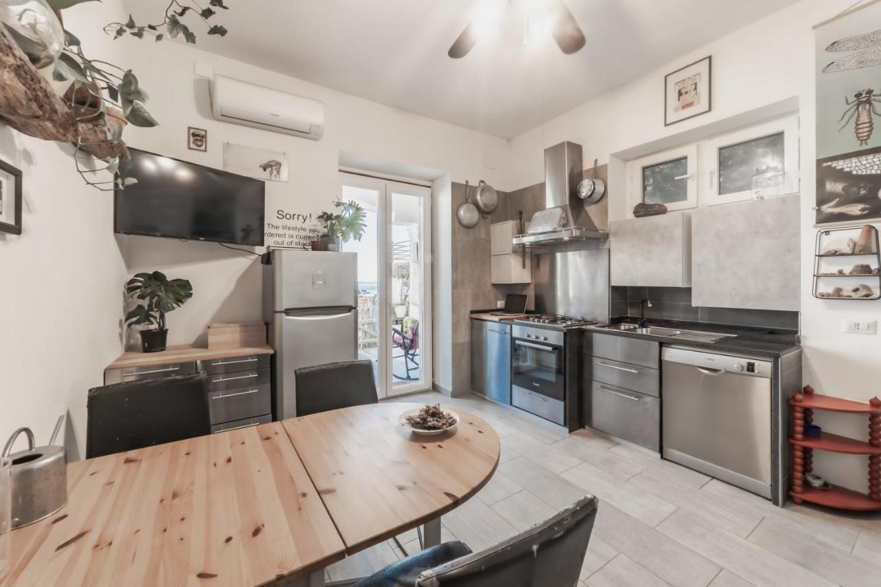 incantevole casa con accesso diretto in spiaggia Bacoli Esterno foto